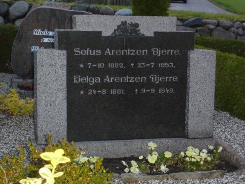 Helga Arentzen Bjerre.jpg